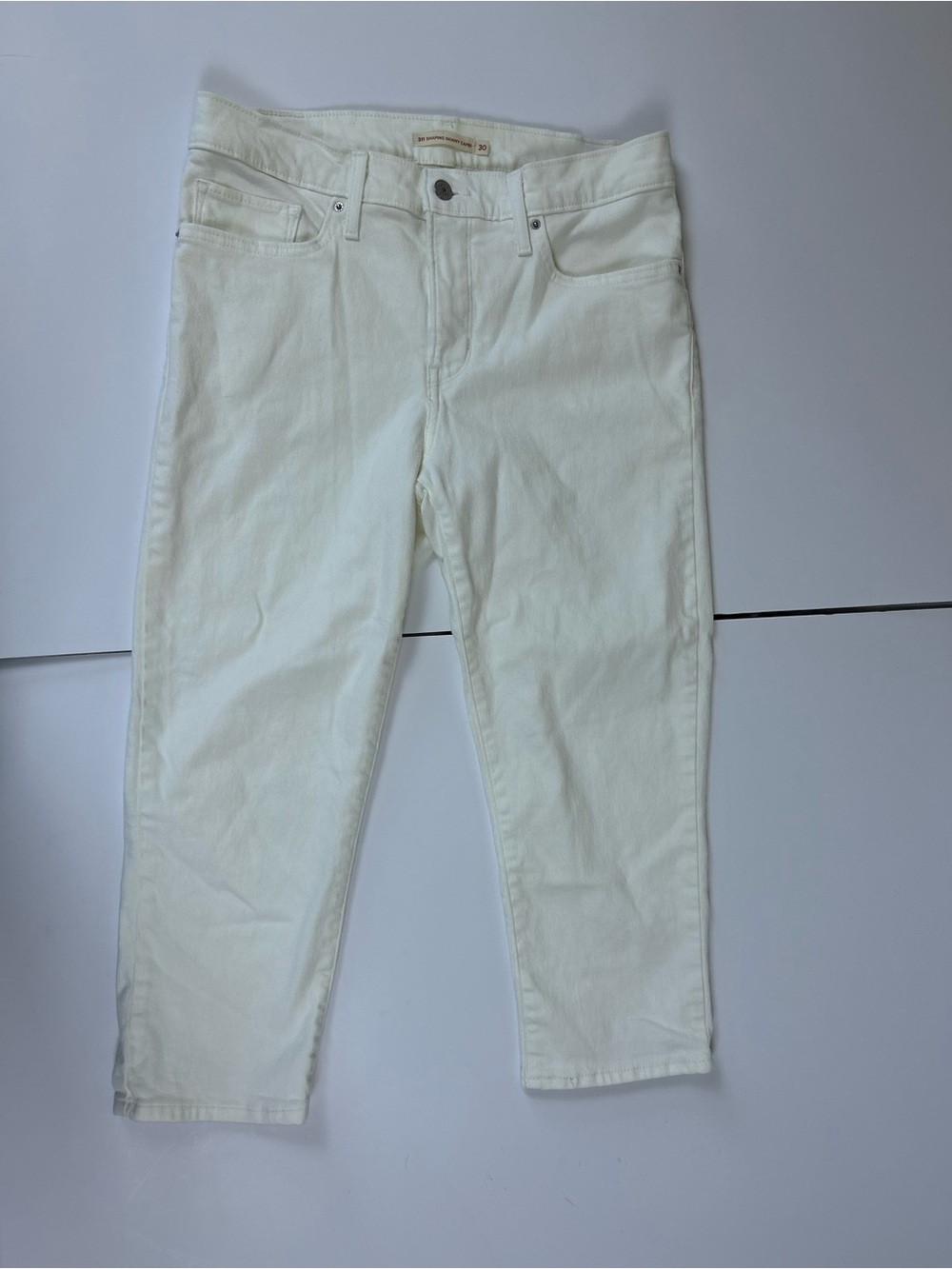 Levi’s 311 Shaping Skinny Capri Jeans White Women’s Size 30 Mid Rise Stretch